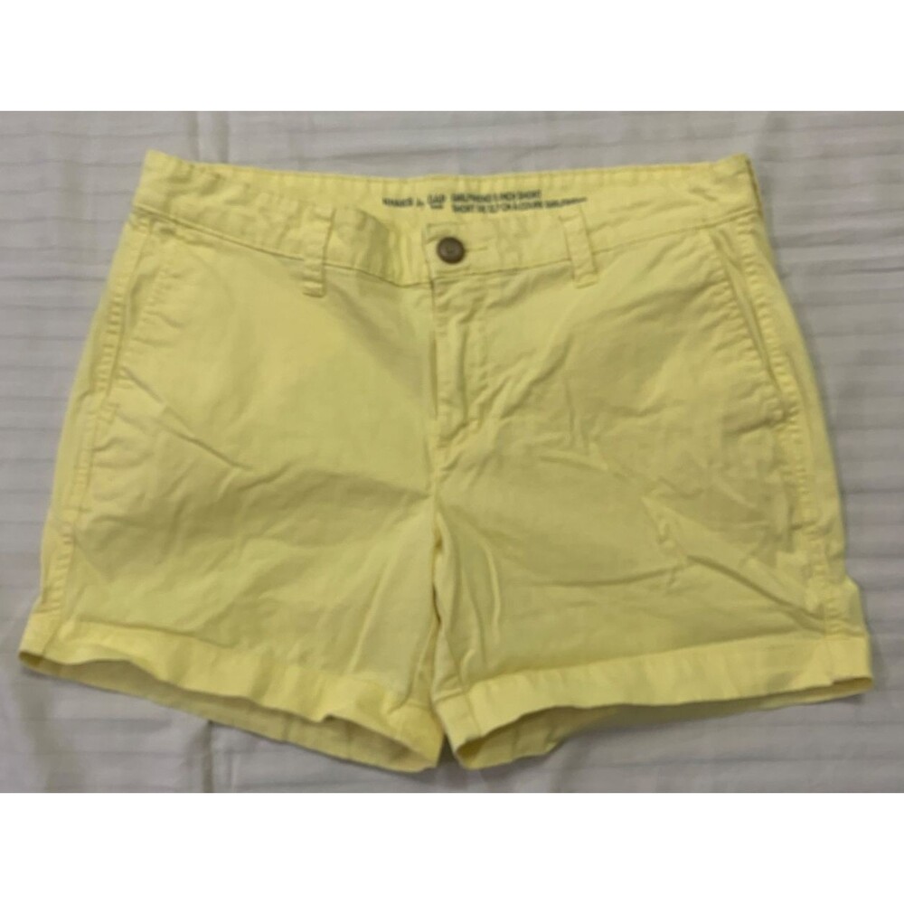 GAP WOMENS SHORTS SIZE 2